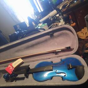 Cremona Sv-75bu Premier Novice Series Sparkling Blue Violin Outfit 4/4