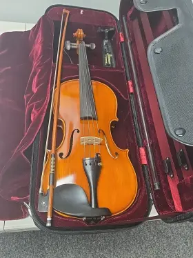 Ma-100b Eastman Ma100b Otto Benjamin Strings 15 1/2ftft Viola With Case And Bow