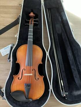 Maple Leaf Strings Mls110va15 Mls130va15 15 Inch Viola With Bow And Case