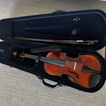 16" Inch Andreas Eastman Strings Viola VA305 Year 2013 (305 Series) Used. Price: $1575.00.