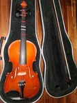 Hermann Beyer Violin E201/4 With Case & Bow 1999 4/4 Used. Price: $89.95.