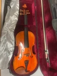 Eastman VA200 Viola Outfit (excellent Condition) Used. Price: $3000.00.